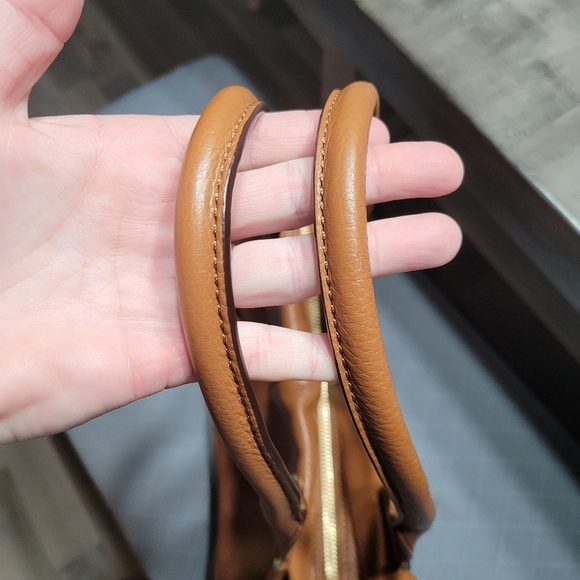 Michael Kors Leather Satchel Shoulder Bag Euc - Picture 2 of 7